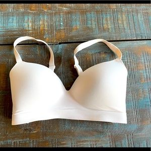 New Soma wireless Bra. 34DD